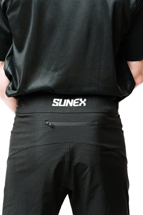 SUNEX SHORT VTT UNISEXE NOIR "Less is more"